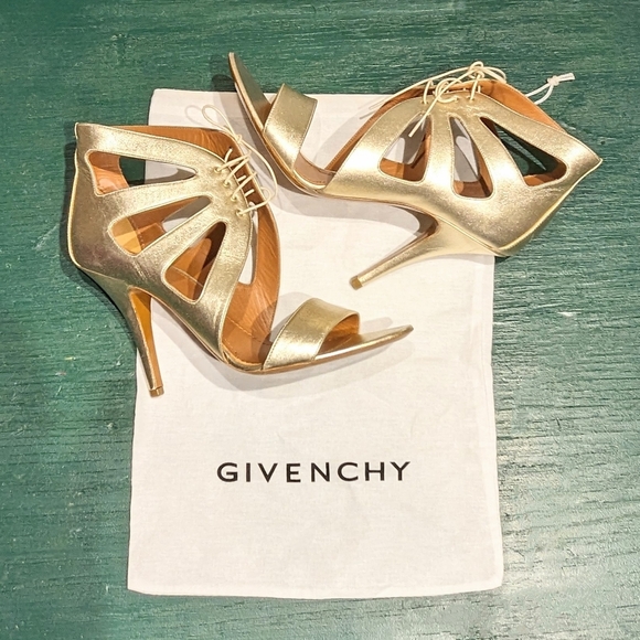 Authentic Givenchy Leather Heels NEW w/Box & Dust Bag Women's Shoes Size 9.5 - Picture 2 of 9